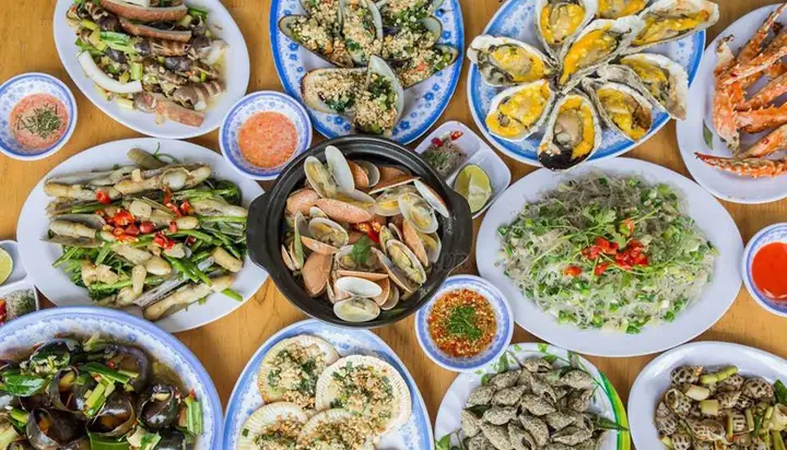 Review Lẩu Ốc Hải Sản 18+ Đê La Thành: Đánh Giá Chi Tiết Từ A Đến Z