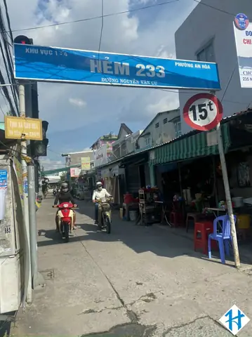 Hẻm 233 Nguyễn Văn Cừ