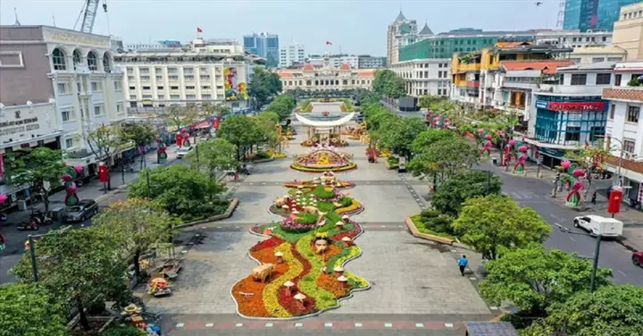 Highland Phố Đi Bộ Nguyễn Huệ