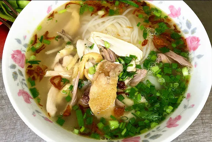 Hủ Tiếu Gà Dì Bảy