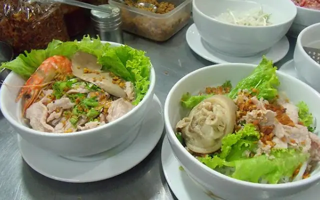 Hủ Tiếu Mì Đạt Phong - Quán Ăn Sáng Ngon Gần Bến Xe Miền Đông