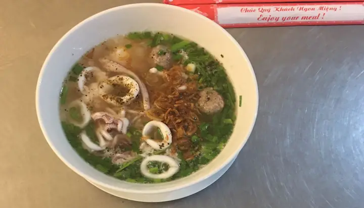 Hủ Tiếu Mực Chợ Lách: Công Thức Nấu Ăn Chuẩn Vị Và Mẹo Từ Chuyên Gia