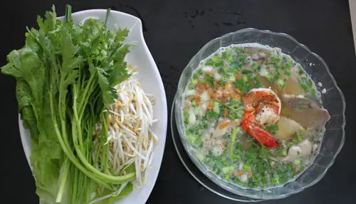 Review Quán Hủ Tiếu Nam Vang Liến Húa: Chân Thực Từ Hương Vị Đến Giá Cả