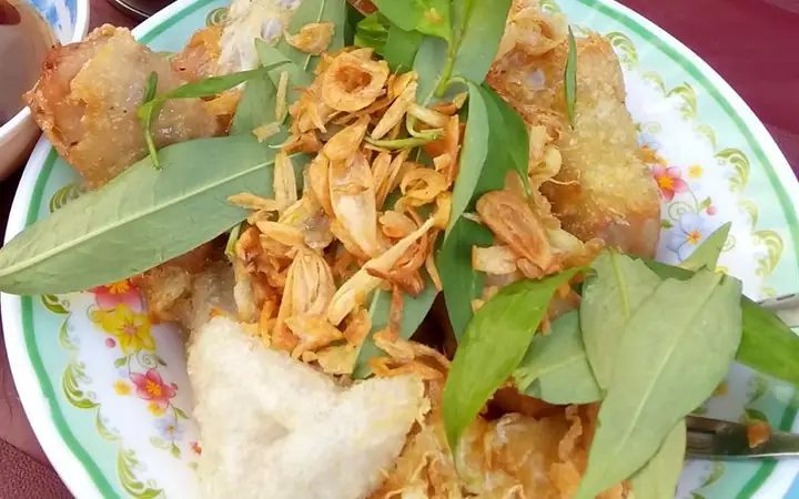 Khu Ăn Vặt Chi Lăng Lê Quang Sung: Địa Điểm Ăn Vặt Quen Thuộc Ở Quận 6
