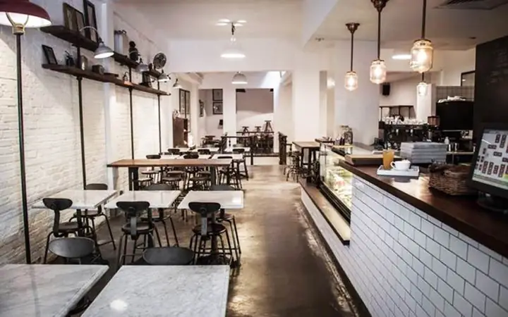 Review L'usine Restaurant Lê Thánh Tôn: Trải Nghiệm Ẩm Thực Pháp Đậm Đang Tại Trung Tâm Quận 1