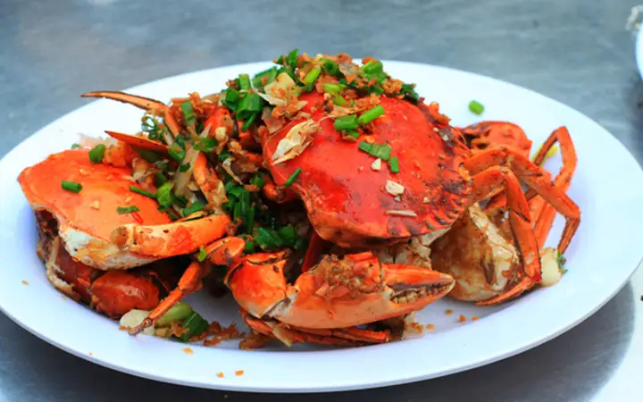 Làng Hải Sản Cây Sung: Trải Nghiệm Hải Sản Tươi Ngon Đậm Chất Đà Nẵng