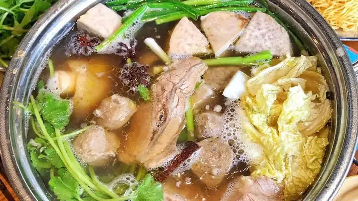 Lẩu Bò Anh Ba Quận 2