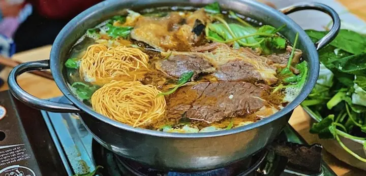Lẩu Bò Nhà Gỗ Lý Thái Tổ