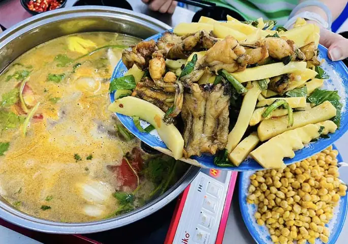 Lẩu Ếch Giang Văn Minh
