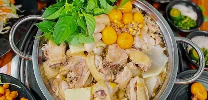 Lẩu Gà Lá É Dĩ An