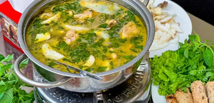 Lẩu Gà Lá É Nha Trang