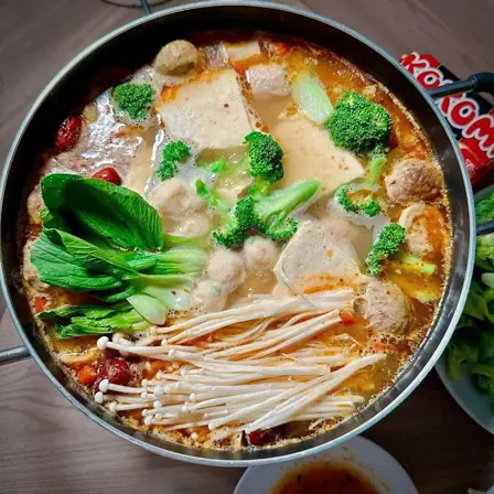 Lẩu Lòng Bò Hà Nội: Bí Quyết Ninh Nước Dùng Đậm Vị Bắc Và Cách Thưởng Thức Chuẩn