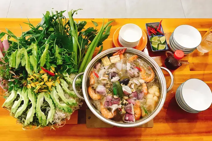 Lẩu Mắm Bà Dú Cao Thắng: Đánh Giá Chi Tiết & Mẹo Nấu Ănkhi Nói Đến Ẩm Thực Miền Tây, Không Thể Bỏ Qua Hương Vị Mạnh Mẽ, Đậm Đà Và Hấp Dẫn Của Lẩu Mắm. Trong Bối Cảnh Tp.hcm Ngày Nay Ngày Càng Đông Đúc, Nhu Cầu Tìm Kiếm Một Không Gian Ăn Uống Vừa Sạch Sẽ, Vừa Chất Lượng Trở Thành Xu Hướng Không Thể Phủ Nhận. Đó Chính Là Lý Do Tại Sao “lẩu Mắm Bà Dú Cao Thắng” Nhanh Chóng Trở Thành Một Trong Những Địa Điểm “check‑in” Yêu Thích Của Manyi‑food Lover. Bài Viết Dưới Đây Sẽ Cung Cấp Một Phân Tích Toàn Diện, Từ Không Gian, Chất Lượng Nguyên Liệu, Cách Chế Biến, Giá Cả Cho Tới Trải Nghiệm Thực Tế Khi Thưởng Thức, Giúp Bạn Nắm Grip Toàn Bộ Thông Tin Cần Biết Trước Khi Quyết Định Bước Chân Vào Quán.