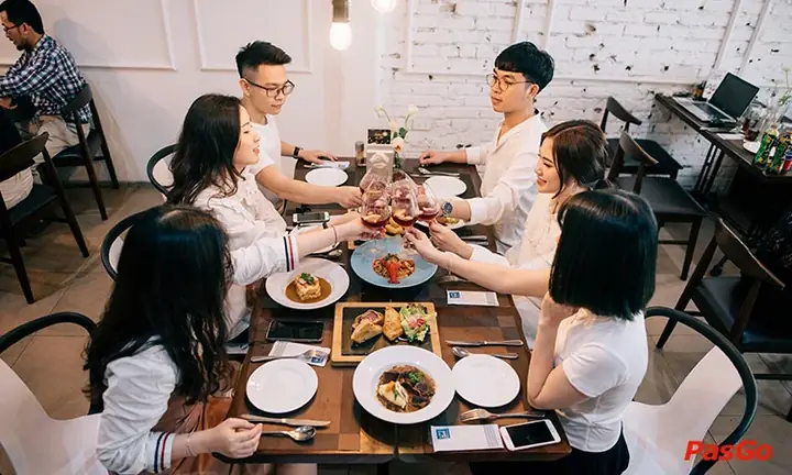 Review Le Monde Steak Trung Hòa: Trải Nghiệm Steak Pháp Chất Lượng Giữa Lòng Hà Nội