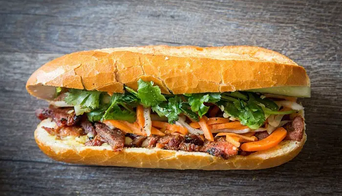 Review Lò Bánh Mì Tân Thành Đồng Khởi: Hương Vị Truyền Thống Giữa Lòng Thành Phố Bến Tre
