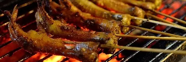 Review Phố Chân Gà Nướng Lý Văn Phúc Hà Nội: Địa Điểm Ăn Vặt Sôi Động Cho Giới Trẻ