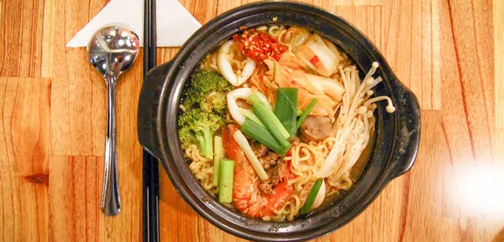 Mì Cay Hot Hot Phan Tứ