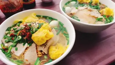 Review Chi Tiết 12 Quán Mì Hoành Thánh Nha Trang: Đánh Giá Khách Quan & Bảng So Sánh