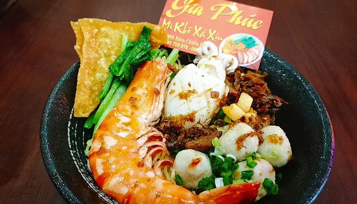 Review Quán Mì Khô Xá Xíu Gia Phúc: Thử Thách Vị Giác Quen Thuộc Ở Quận 4