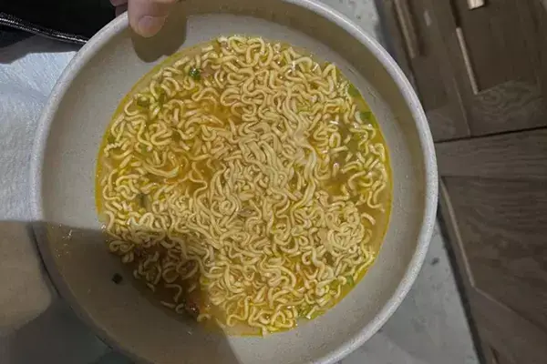 Mì Tôm Không Người Lái