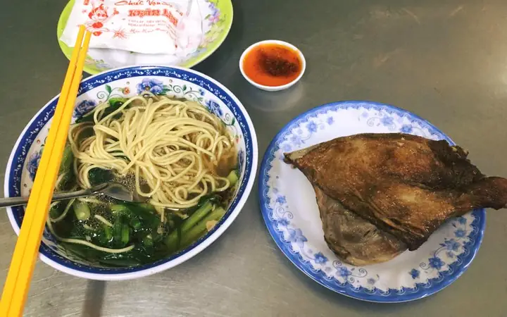 Cách Làm Mì Vịt Tiềm Chuẩn Vị - Bí Quyết Từ Nguyên Liệu Đến Trình Bày