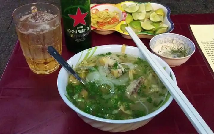 Review Quán Mai Xuân Cảnh: Miến Phở Gà & Phố Nướng Đậm Vị Nhưng Cần Cải Thiện Dịch Vụ