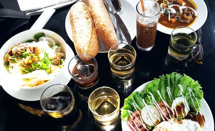 Review Chi Tiết Mộc Miên Cafe Đà Nẵng: Không Gian Rộng, Ẩm Thực Việt Gần Gũi