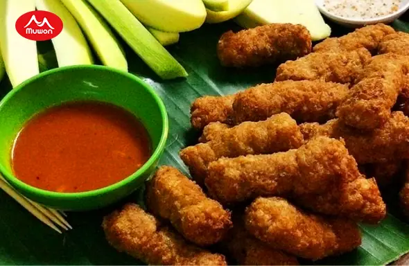 Đánh Giá Chi Tiết Nem Chua Rán Hàng Bông: Thiên Đường Ăn Vặt Phố Cổ Hà Nội