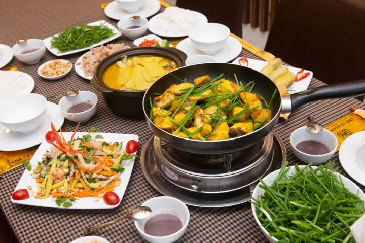 Đánh Giá Chi Tiết Top 8 Quán Ăn Ngon Nhất Trên Đường Nguyễn Văn Lộc, Hà Đông