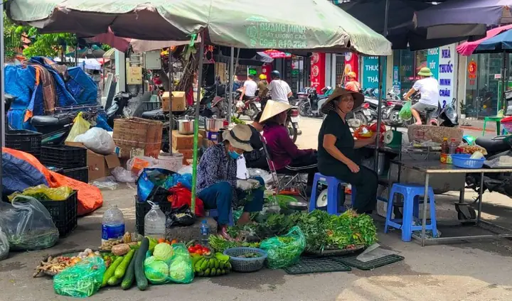 Nhà Hàng Hoa Tuyết Cẩm Phả
