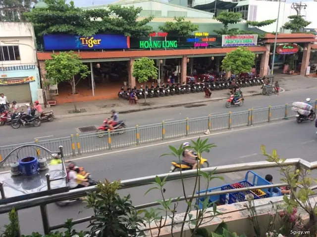 Nhà Hàng Hoàng Long Lũy Bán Bích