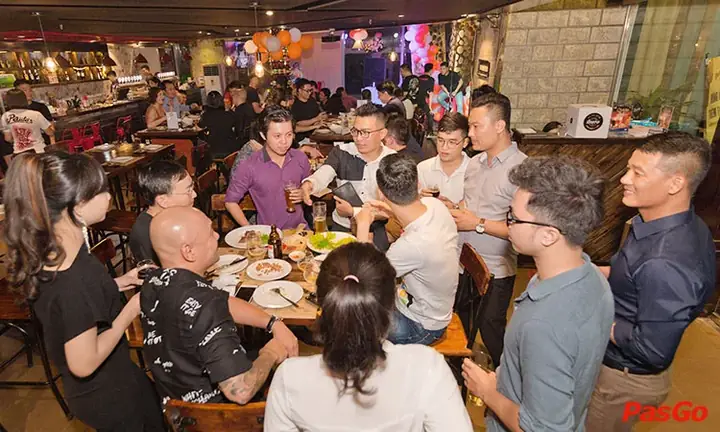 Review Chi Tiết Ibiero Craft Beer Station: Trải Nghiệm Ẩm Thực Độc Đáo Tại Lê Văn Lương