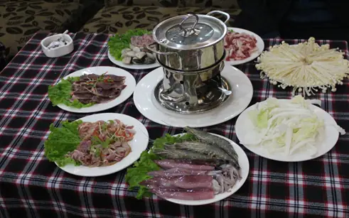 Review Chi Tiết Nhà Hàng Phúc Hoàng Kim: Trải Nghiệm Ẩm Thực Việt Chuẩn Vị Giữa Lòng Hải Phòng