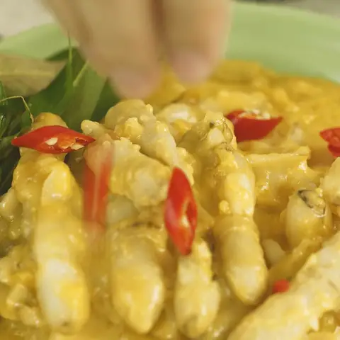 Ốc Móng Tay Xào Trứng Muối