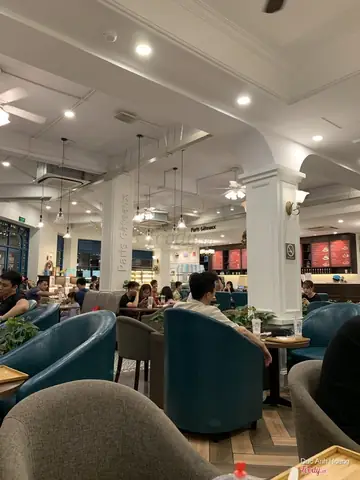 Paris Gateaux Nguyễn Khánh Toàn