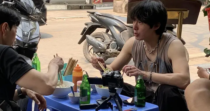Phở Áp Chảo Hà Nội: Công Thức Vàng Và Bí Quyết Từ Quán 40 Năm Tuổi