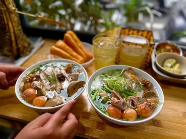Review Phở Gà 42 Quán Thánh: Hương Vị Truyền Thống Giữa Lòng Hà Nội