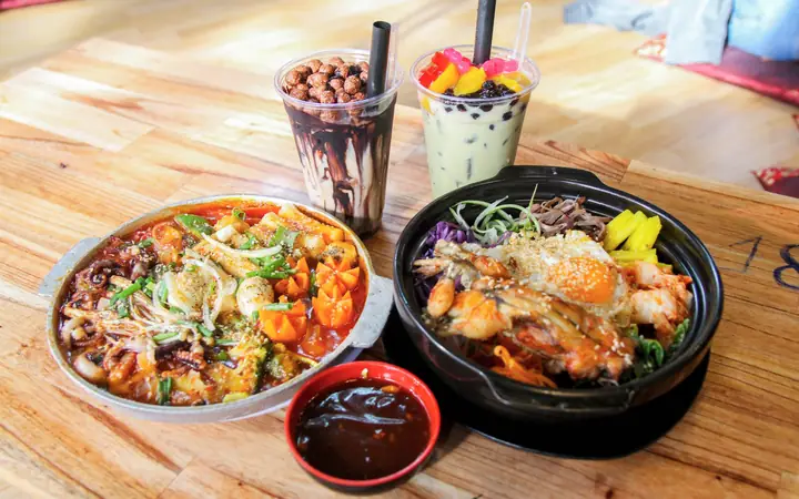 Phố Mì Cay Seoul Huế: Đánh Giá Chi Tiết 12 Cấp Độ Cay & Trải Nghiệm Thực Tế