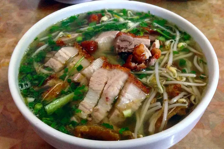 Phở Vịt Quay Lạng Sơn: Hương Vị Độc Tỏa Từ Miền Cao Nguyên