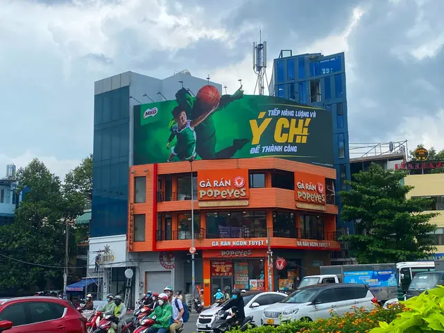 Popeyes Vòng Xoay Điện Biên Phủ