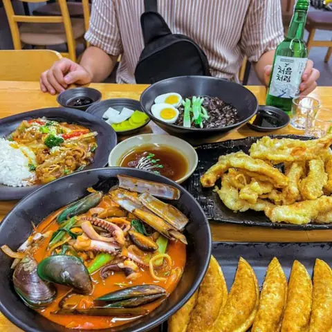 Top 10 Quán Ăn Hàn Quốc Quận 7: Đánh Giá Chi Tiết Nhất