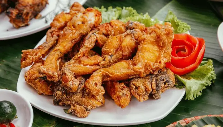Review Quán Ăn 102 Nguyễn Chí Thanh: Đánh Giá Toàn Diện Từ Thực Khách