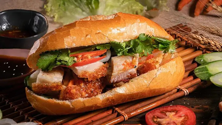 Top 9 Quán Bánh Mì Ngon Quy Nhơn: Review Chi Tiết Và Hướng Dẫn Trải Nghiệm