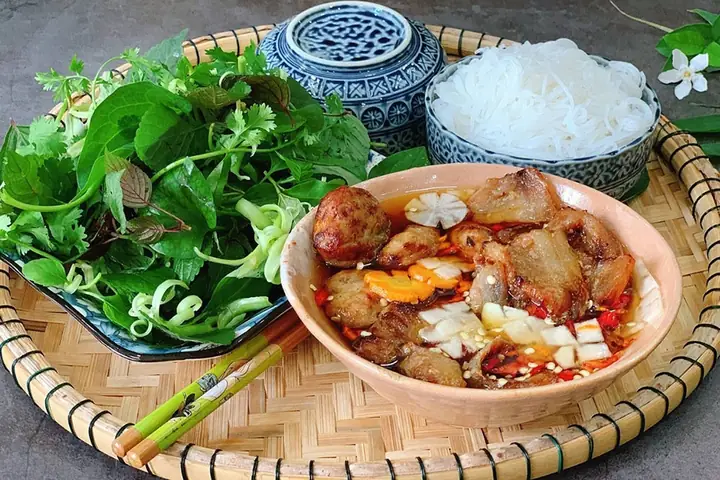 Bún Chả Hà Nội Gần Đây: Đánh Giá Chi Tiết 4 Quán Ngon, Giá Rẻ