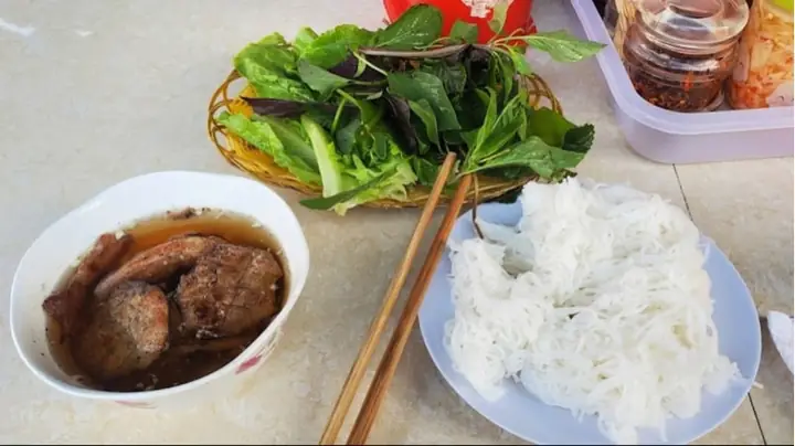 Quán Bún Chả Sáu Hiếu Ii