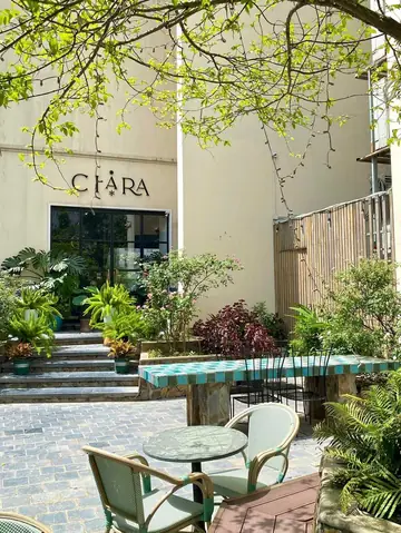 Review Quán Cà Phê Hoa Hồng Ciara Terrace Cafe: Không Gian Sống Ảo Và Cà Phê Rang Tại Chỗ Đáng Thử Tại Hà Nội