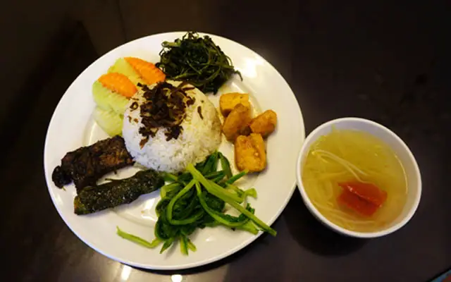 Review Quán Chay Bồ Đề Đà Nẵng: Ẩm Thực Chay Chất Lượng, Giá Cả Hợp Lý