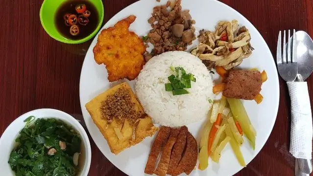 Review Quán Chay Huệ Thanh Nguyễn Công Trứ: Đánh Giá Chi Tiết Từ A Đến Z