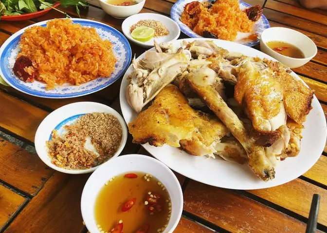 Review Quán Gà Nướng Cây Bàng: Điểm Hẹn Ẩm Thực Giản Dị Đậm Chất Bình Dương