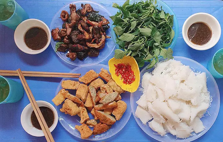Quán Giang Bún Đậu Lòng Rán: Đánh Giá Chi Tiết Về Hương Vị Và Trải Nghiệm
